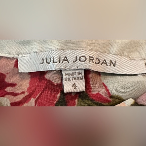 Julia Jordan Flutter Sleeves Pintucked Button Front Whimsical Floral Shift Dress - Picture 9 of 9